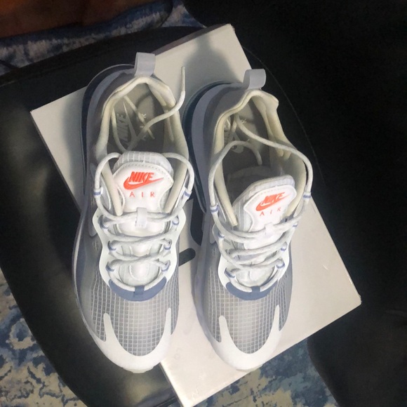 Nike Air Max 270 React - Picture 4 of 4